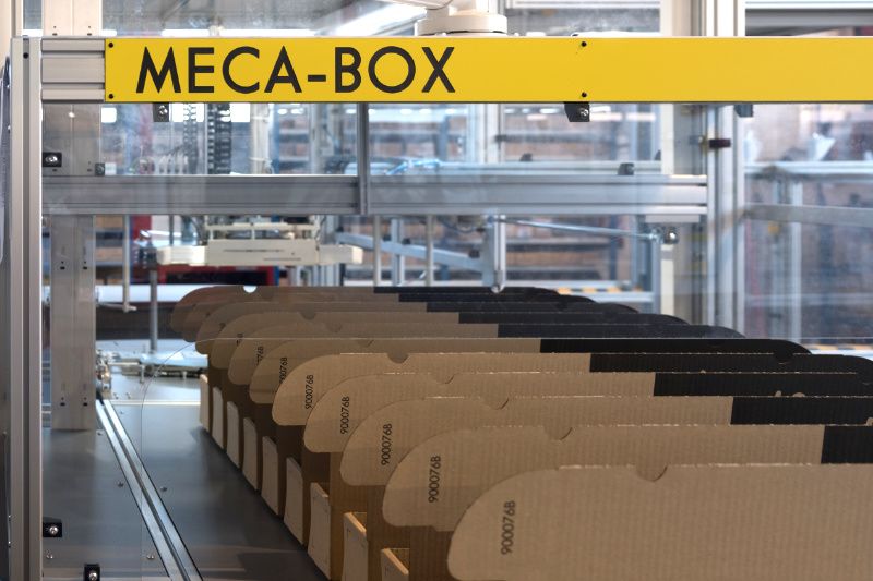 FORMEUSE DE CARTONS par MECACONCEPT